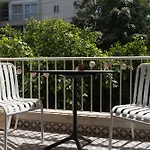 Refined Gordon 1Br Apartment With Balcony By Feelhome