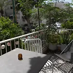 Refined Gordon 1Br Apartment With Balcony By Feelhome