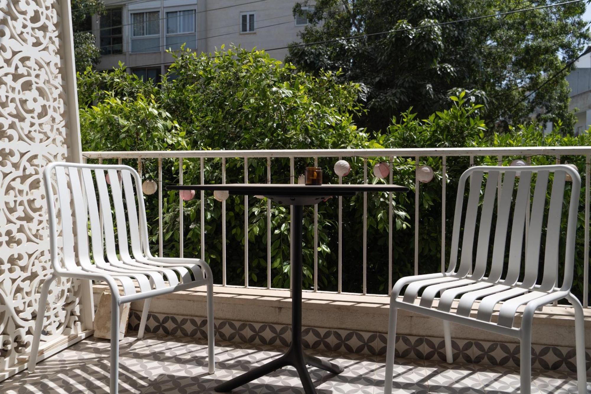 Refined Gordon 1br With Balcony By Feelhome * Tel Aviv