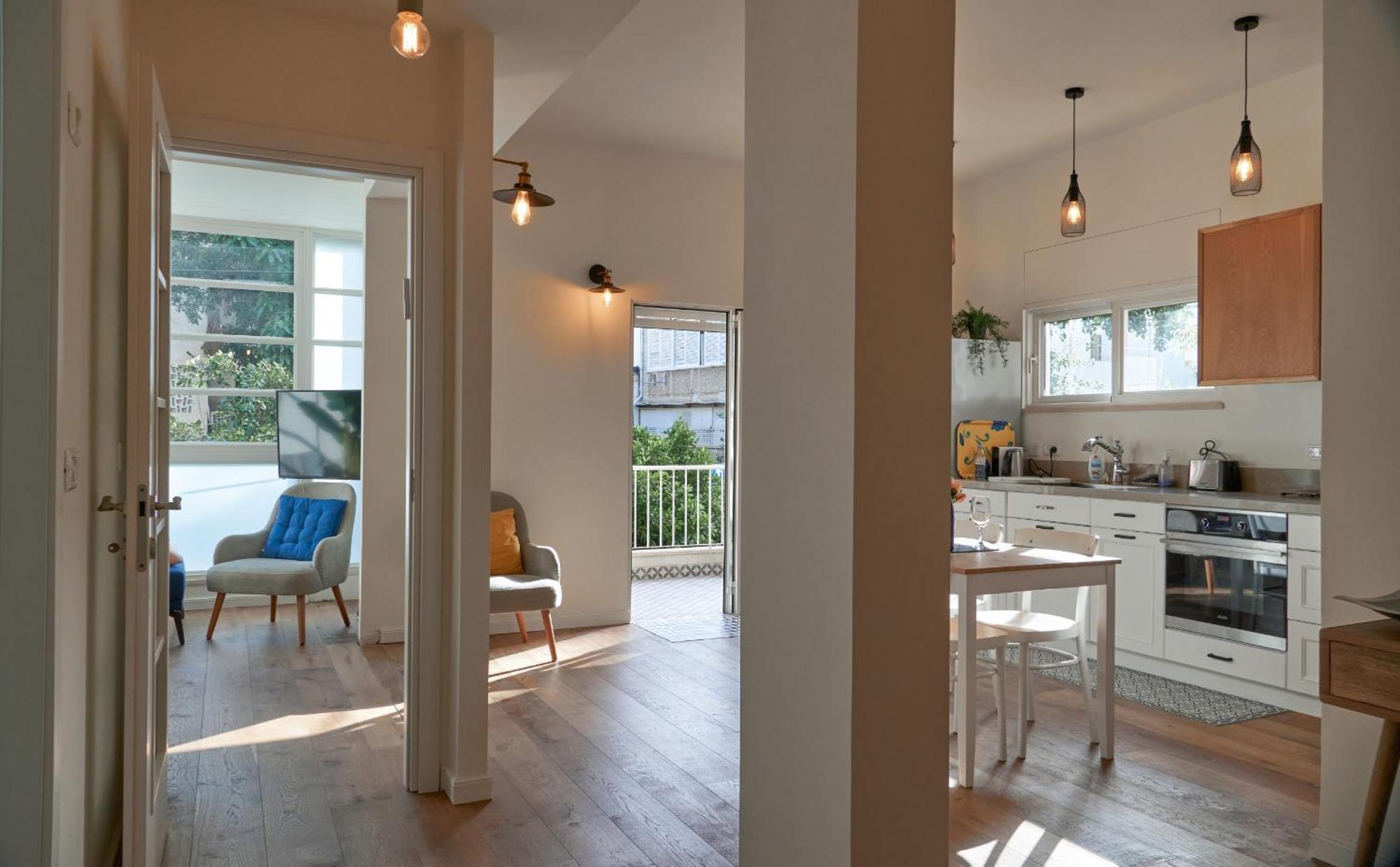 Refined Gordon 1br With Balcony By Feelhome Apartment